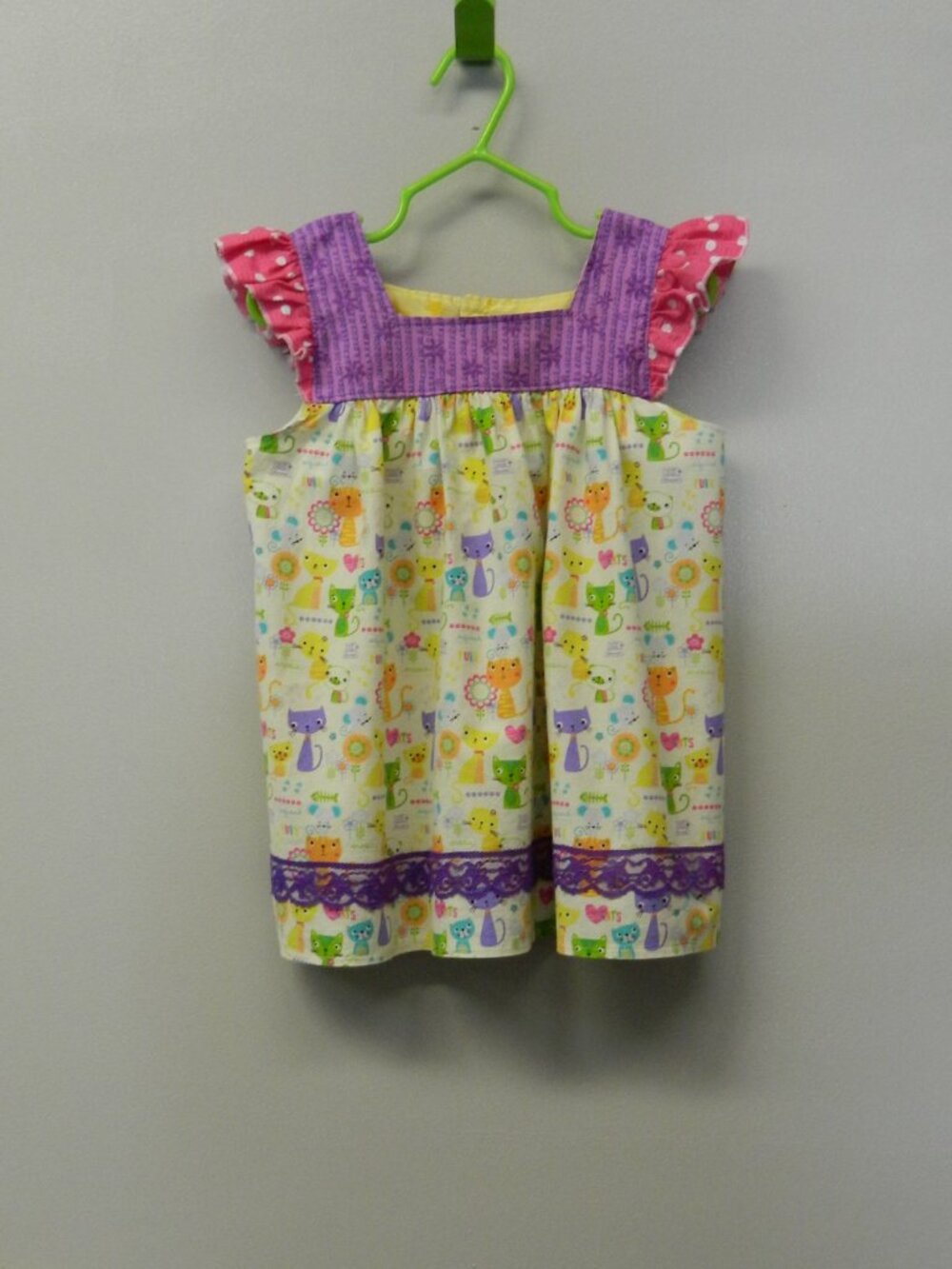 Girls size 4 Shabby Top Dress Bright Color Cats and Flowers